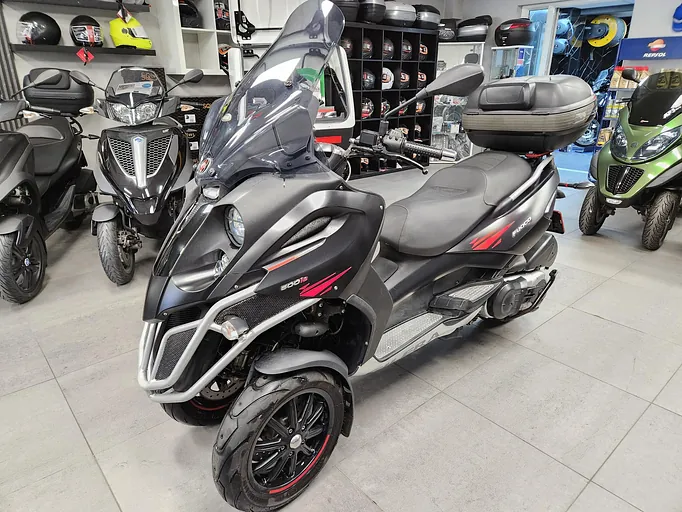GILERA FUOCO 500 IE LT AKRAPOVIC