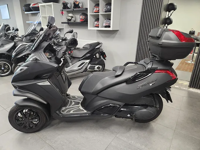 Metropolis 400i RX-r